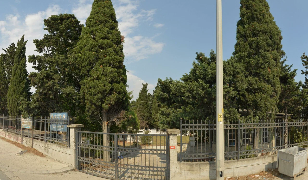 Ahmediye Mezarlığı