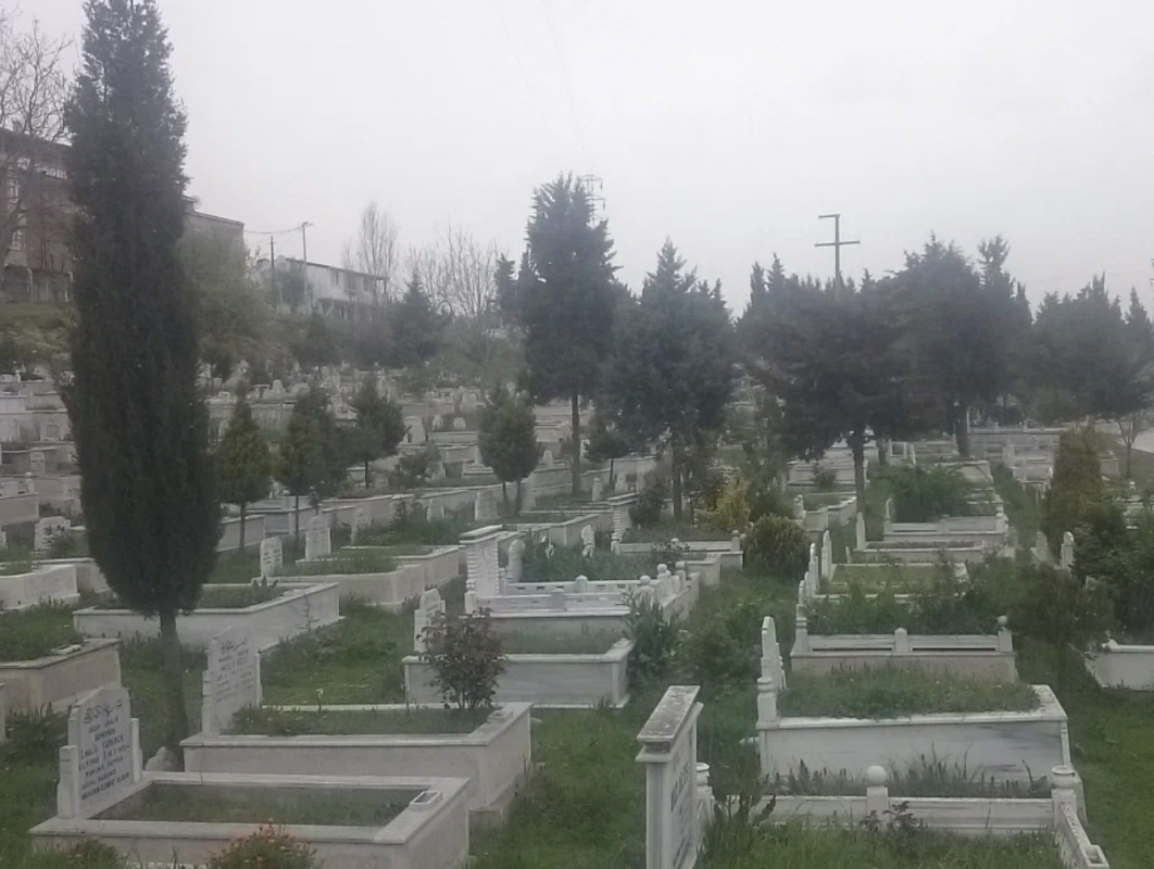 Altınşehir Mezarlığı