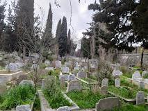 Beşyüzevler Mezarlığı