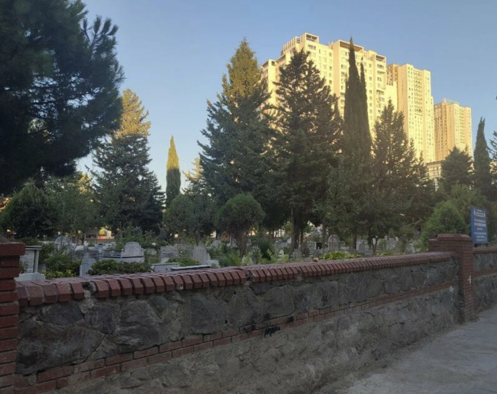 Esenyurt Eski Mezarlığı