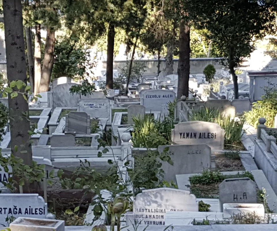 Firuzköy Mezarlığı
