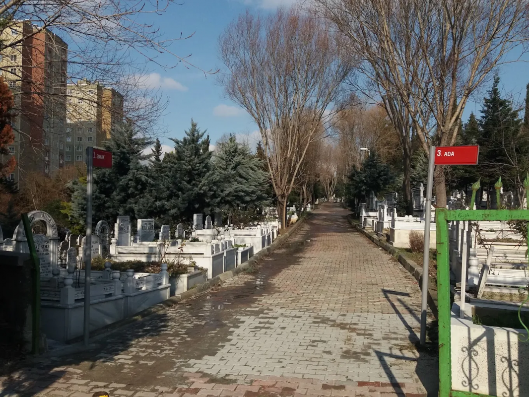 Kemer Mezarlığı