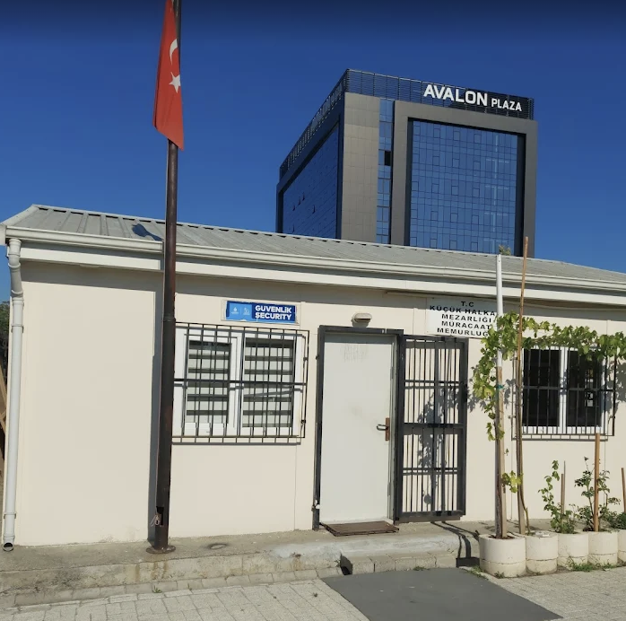Küçükhalkalı Mezarlığı