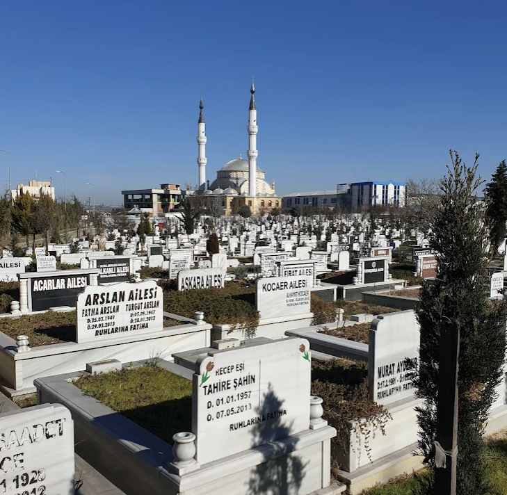 Kurtköy Mezarlığı