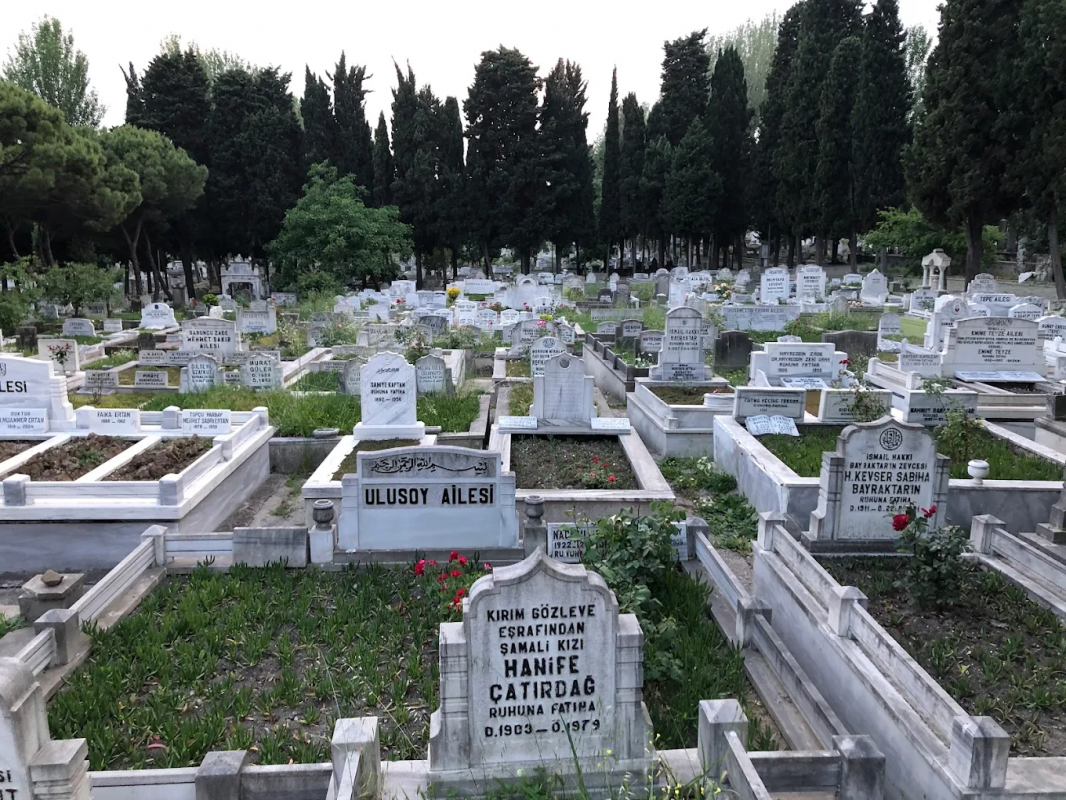 Mısırtarlası Mezarlığı