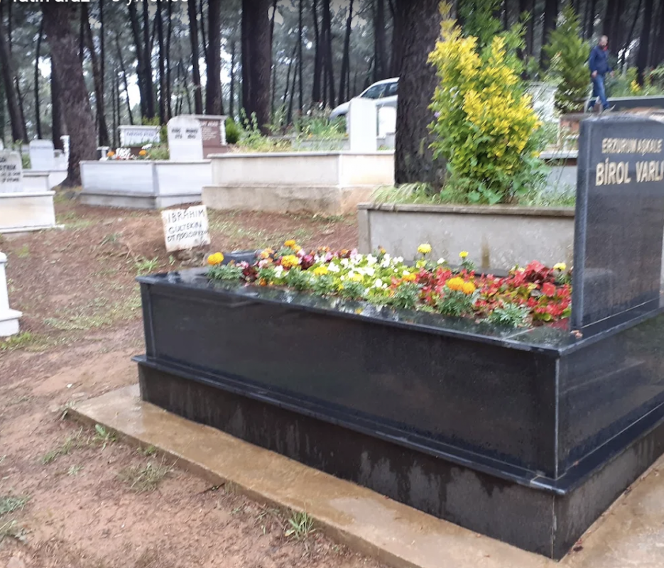 Ortadağ Mezarlığı