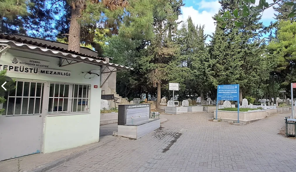 Tepeüstü Mezarlığı
