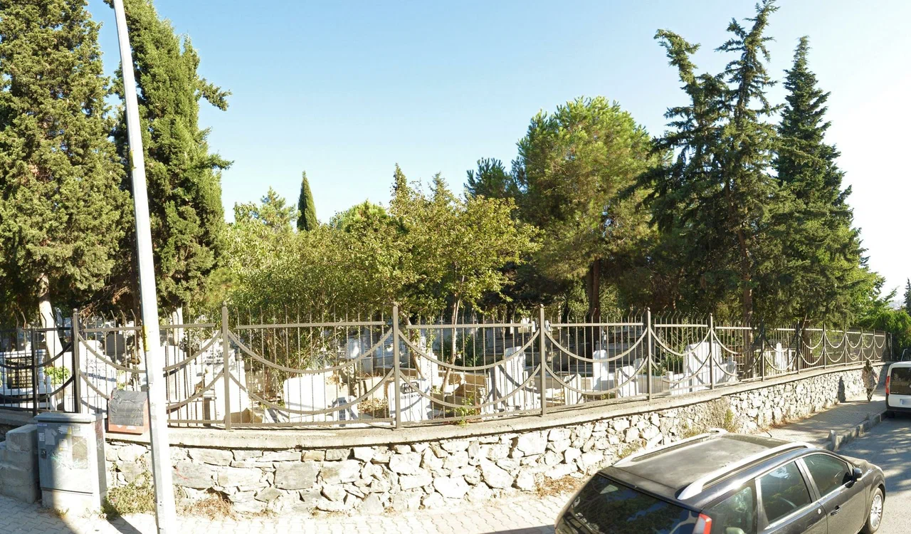 Yeşilpınar Mezarlığı